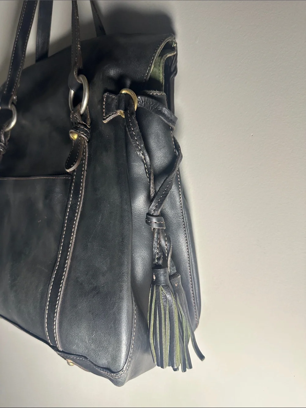 Dooney & Bourke black weekender large heavy leather bag with zipper